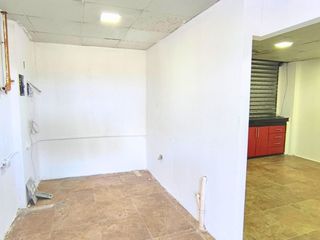Foto 4 de EN RENTA LOCAL COMERCIAL ORO PLAZA MACHALA