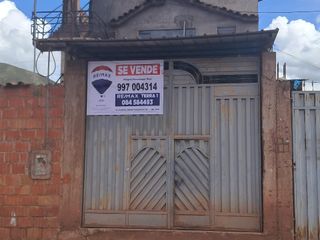 Foto 1 de EN VENTA CASA AL COSTADO DEL HOSPITAL ACAMANA DE SAN JERONIMO