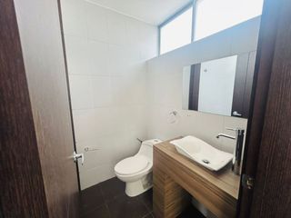 Foto 8 de Casa en renta Tumbaco Ilaló 3 dormitorio c/u con su baño completo
