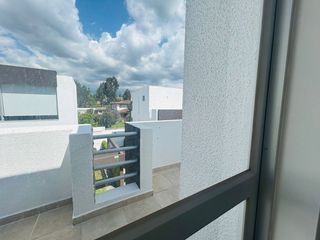 Foto 16 de Casa en renta Tumbaco Ilaló 3 dormitorio c/u con su baño completo