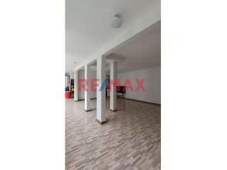 Foto 15 de Casa Para Negocio O Almacén De 3 Pisos En Alquiler
