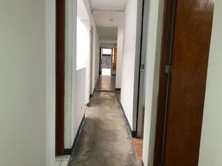 Foto 7 de Venta De Casa En Ubicación Estratégica - 161 M² De Terreno