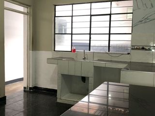 Foto 15 de Venta De Casa En Ubicación Estratégica - 161 M² De Terreno
