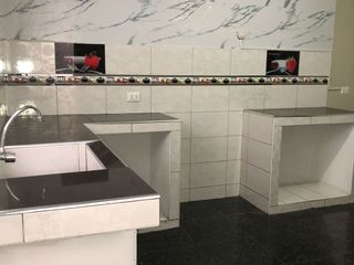Foto 4 de Venta De Casa En Ubicación Estratégica - 161 M² De Terreno