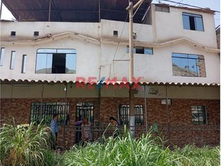 Foto 10 de Venta De Casa De 3 Pisos En Puente Piedra