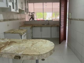 Foto 14 de ALQUILO LINDO DEPARTAMENTO 1 ER PISO-URB. ALPAMAYO