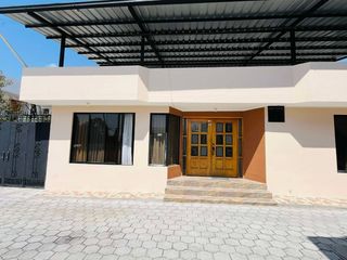 Foto 1 de Casa de una planta en venta en Conocoto