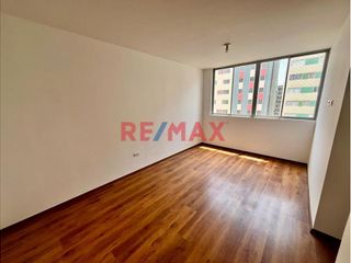 Foto 2 de Departamento En Venta Condominio Top Lima Norte