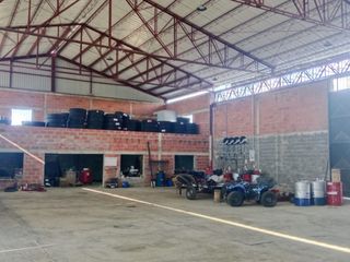 Foto 3 de BODEGA CON PARQUEADERO SOBRE VÍA NACIONAL EN GLORIETA