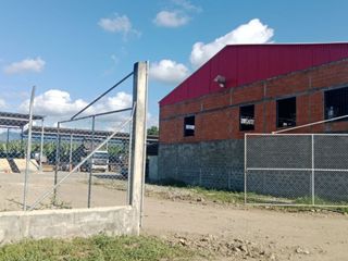 Foto 31 de BODEGA CON PARQUEADERO SOBRE VÍA NACIONAL EN GLORIETA