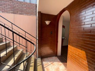 Foto 2 de Se Vende Amplio Departamento 3er piso en Breña