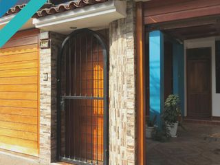 Foto 5 de CASA 3 PISOS EN VENTA 150 M2 CALLE SAGITARIO - ATE