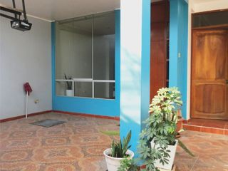 Foto 7 de CASA 3 PISOS EN VENTA 150 M2 CALLE SAGITARIO - ATE