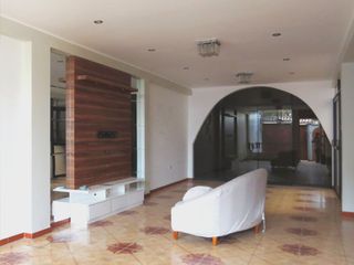 Foto 10 de CASA 3 PISOS EN VENTA 150 M2 CALLE SAGITARIO - ATE