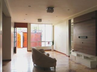 Foto 11 de CASA 3 PISOS EN VENTA 150 M2 CALLE SAGITARIO - ATE