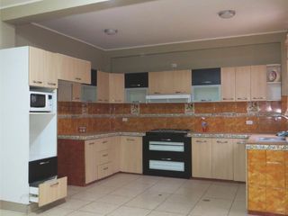 Foto 15 de CASA 3 PISOS EN VENTA 150 M2 CALLE SAGITARIO - ATE
