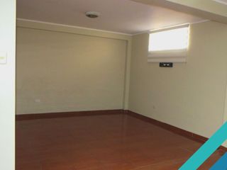 Foto 21 de CASA 3 PISOS EN VENTA 150 M2 CALLE SAGITARIO - ATE