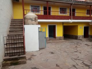 Foto 2 de Venta de Amplia Casa de 285 m² a Solo una Cuadra de la Municipalidad de San Jerónimo - Cusco
