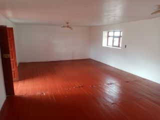 Foto 9 de Venta de Amplia Casa de 285 m² a Solo una Cuadra de la Municipalidad de San Jerónimo - Cusco