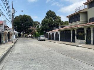 Foto 1 de VENTA CASA EN EL CENTENARIO SUR DE GUAYAQUIL