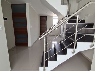 Foto 14 de Casa de estreno en Dunas de La Florida VI Etapa – Diseño moderno y ubicación estratégica