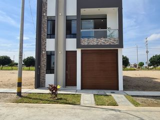 Foto 2 de Casa de estreno en Dunas de La Florida VI Etapa – Diseño moderno y ubicación estratégica