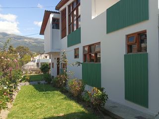 Foto 3 de CASA INDEPENDIENTE EN RENTA PARA EMPRESAS SECTOR BACKER NORTE DE QUITO