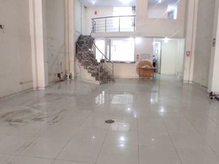 Foto 1 de Vendo Local Comercial de 470m2 En Av. Próceres De La Independencia Cerca A La Estación San Carlos. Sjl