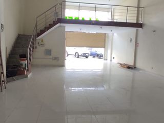 Foto 7 de Vendo Local Comercial de 470m2 En Av. Próceres De La Independencia Cerca A La Estación San Carlos. Sjl