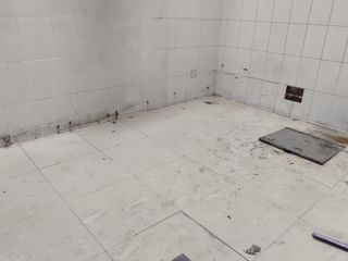 Foto 12 de Vendo Local Comercial de 470m2 En Av. Próceres De La Independencia Cerca A La Estación San Carlos. Sjl