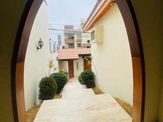 Foto 7 de VENDO HERMOSA Y AMPLIA CASA EN SURCO