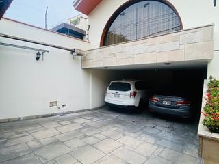 Foto 2 de VENDO HERMOSA Y AMPLIA CASA EN SURCO