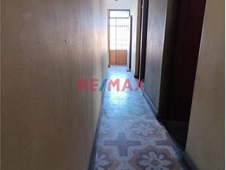 Foto 4 de Venta De Amplio Departamento En 2Do Piso Y Azotea, A Unas Cuadras De La Plaza De Armas De La Esperanza