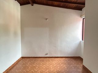 Foto 9 de Oportunidad de Inversión - Casa Nivel 2 y 3 en VENTA - Robledo