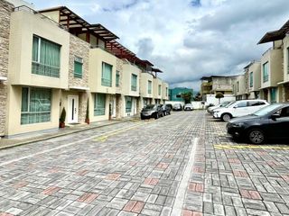Foto 2 de CASA EN ARRIENDO - CONJUNTO CON SEGURIDAD 24/7 - 228 M2 PINAR ALTO