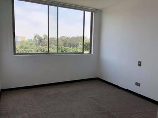 Foto 13 de VENDO AMPLIO E ILUMINADO DEPARTAMENTO - 4 DOR. - 2 COCHERAS - AT. 210 m² - U$ 340,000