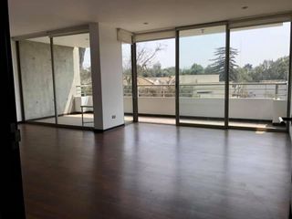 Foto 6 de VENDO AMPLIO E ILUMINADO DEPARTAMENTO - 4 DOR. - 2 COCHERAS - AT. 210 m² - U$ 340,000