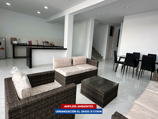 Foto 5 de Casa De Estreno Con Piscina - Urb El Oasis Ii Etapa (Ica)