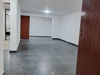 Foto 4 de AMPLIA CASA EN VENTA - SAN JUAN DE MIRAFLORES
