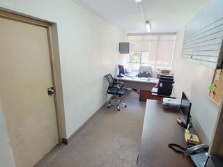 Foto 15 de Alquiler de Casa como Oficina de 2 pisos en Jesús María !!
