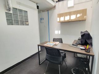 Foto 4 de Alquiler de Casa como Oficina de 2 pisos en Jesús María !!