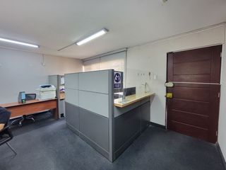 Foto 2 de Alquiler de Casa como Oficina de 2 pisos en Jesús María !!