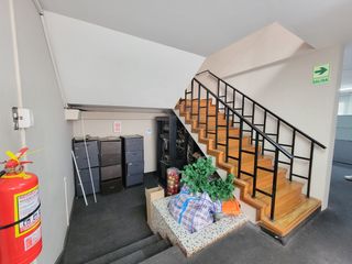 Foto 5 de Alquiler de Casa como Oficina de 2 pisos en Jesús María !!