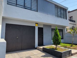 Foto 1 de Alquiler de Casa como Oficina de 2 pisos en Jesús María !!