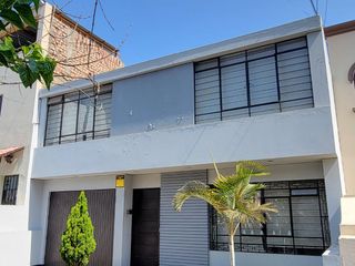Foto 18 de Alquiler de Casa como Oficina de 2 pisos en Jesús María !!
