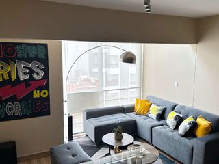Foto 2 de Dúplex Amoblado un Dormitorio 70m2 Cochera y Vista a la Calle en Alquiler en Miraflores