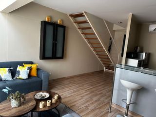 Foto 10 de Dúplex Amoblado un Dormitorio 70m2 Cochera y Vista a la Calle en Alquiler en Miraflores