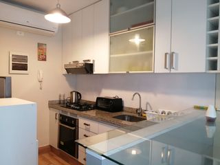 Foto 7 de Dúplex Amoblado un Dormitorio 70m2 Cochera y Vista a la Calle en Alquiler en Miraflores