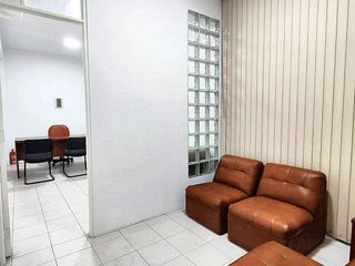 Foto 1 de Amplio Consultorio Oficina en Centro de Miraflores