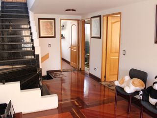 Foto 8 de VENDO CASA REMODELADA CEDRITOS 206 M2 BOGOTÁ